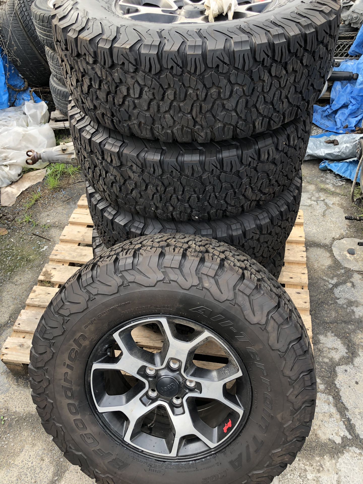2018 Jeep JL rubicon wheels and tires