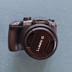 Panasonic Lumix GH5 Mirrorless DSLR Camera With Lens And Extra Accessories 