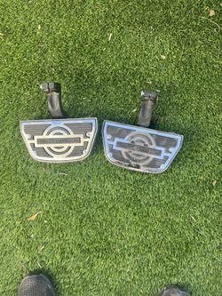 Harley Davidson passenger Pegs