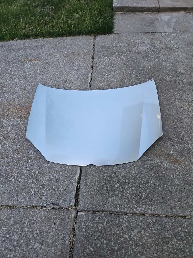 Mk5 Volkswagen Hood