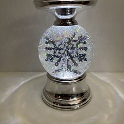 BRAND NEW WITH TAGS! BATH & BODY WORKS snowflake Snowglobe 3 Wick Candle Holder 