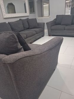 Set sofas. I can delivery delivery extra fee