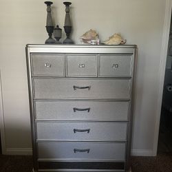 Tall Dresser And Matching Nightstands 