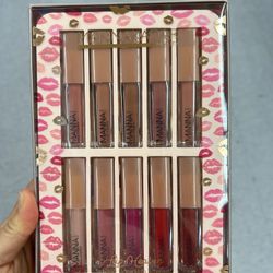 NWT Manna Kadar 10pcs lip liquid stains