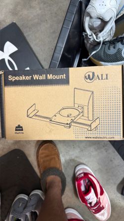 Speaker wall mount