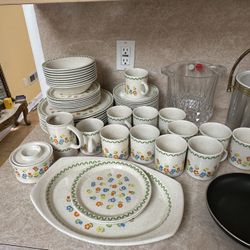 Dishes Set
