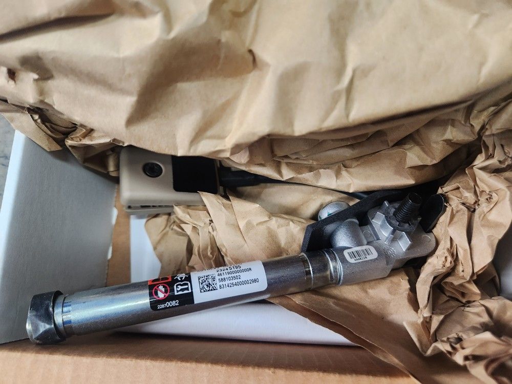 Seatbelt Tensioner (RH)