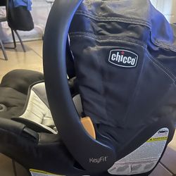 Like New Chicco Key Fit 30 