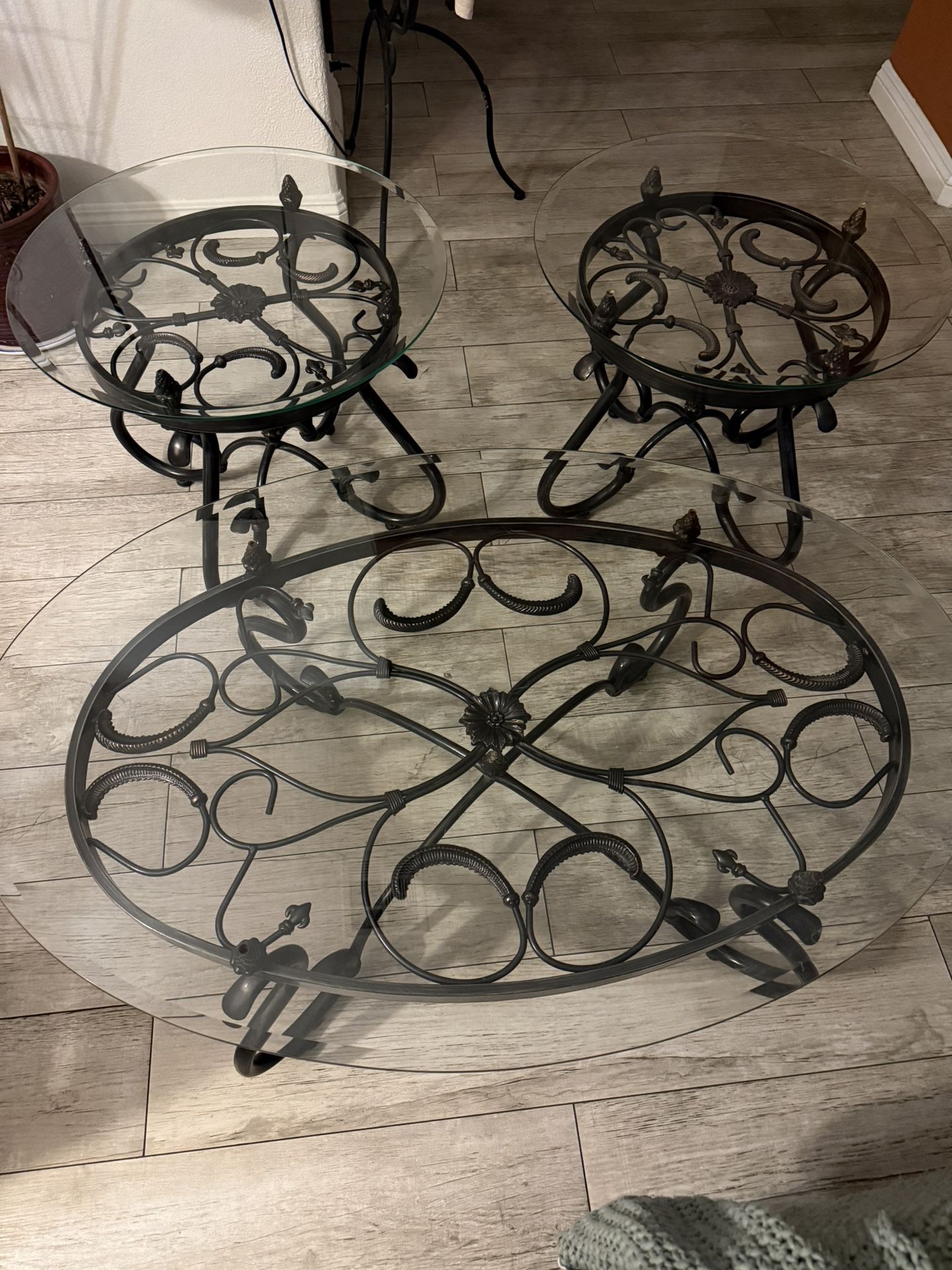 Clean End Tables And Coffee Table Set 