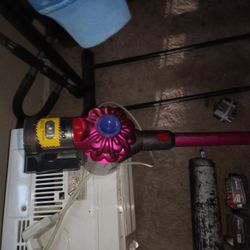 Dyson Vacuum 