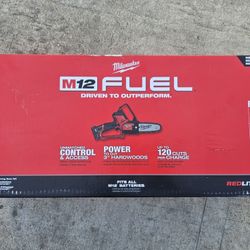 Milwaukee M12 FUEL Hatchet Pruning Saw 