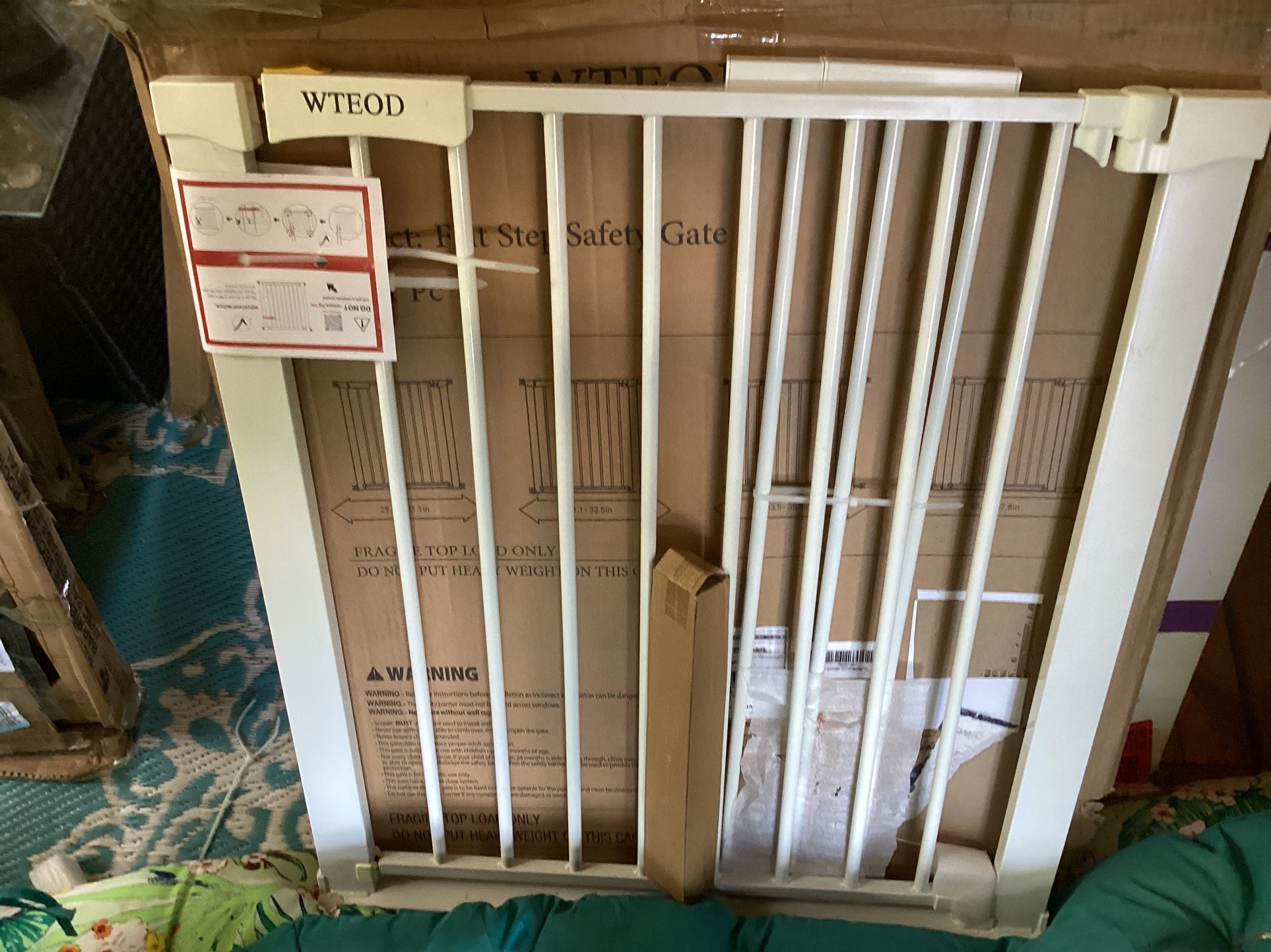 Pet Baby Gate White 30” H 29” to 37” W Never Used 900