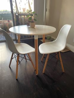 Dining table with 2 chairs