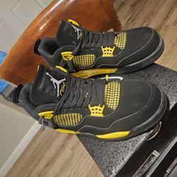 Jordan 4s Retro