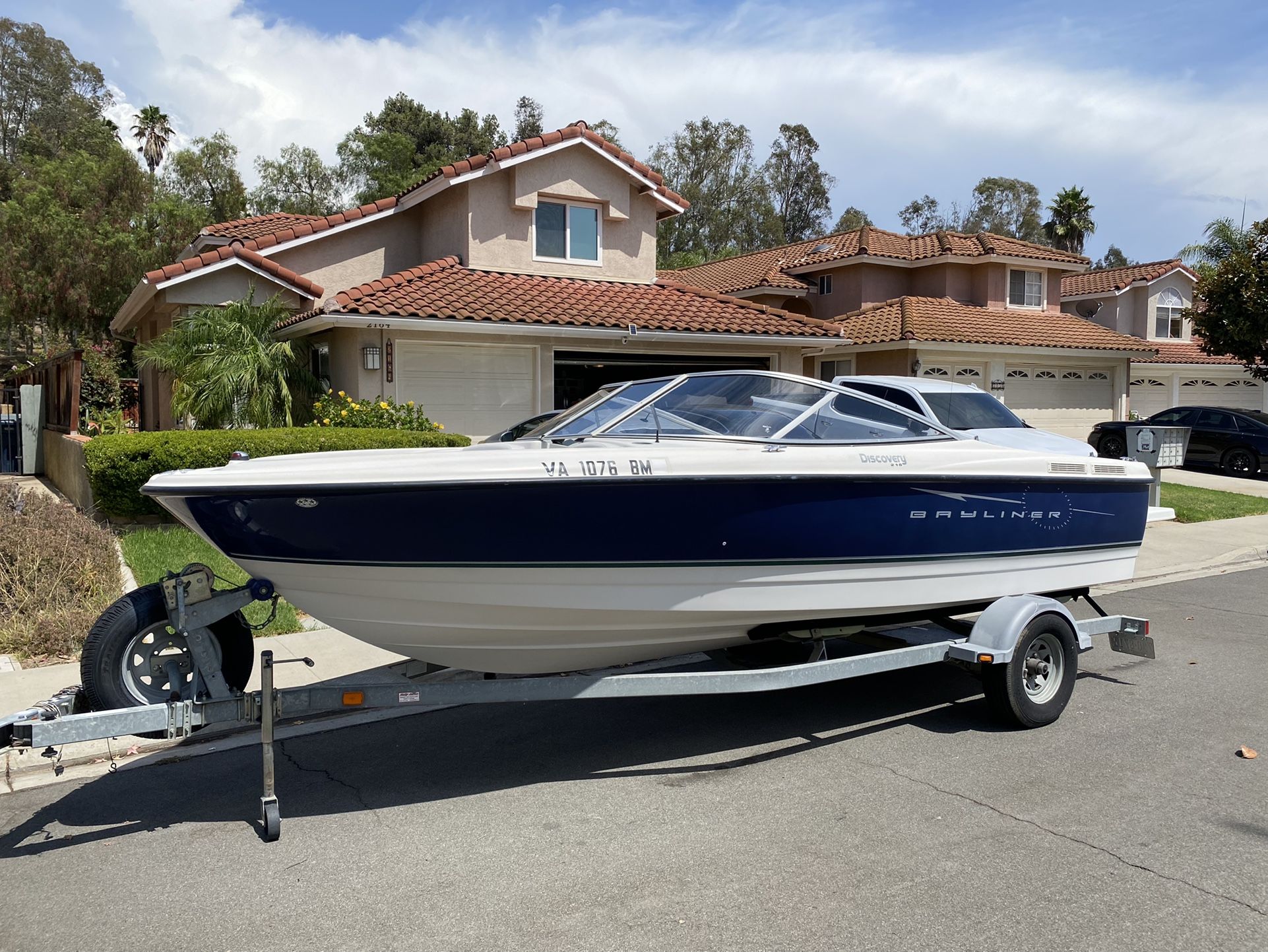 2007 Bayliner Discovery 215
