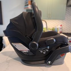 Uppa Baby Mesa V2 Car Seat And 2 Bases