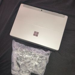 Microsoft Surface Go 2 10.5", Intel Pentium 4425Y, 4GB, 64GB, Windows 11 PRO including Power Adapter and Surface Go Type Cover Set