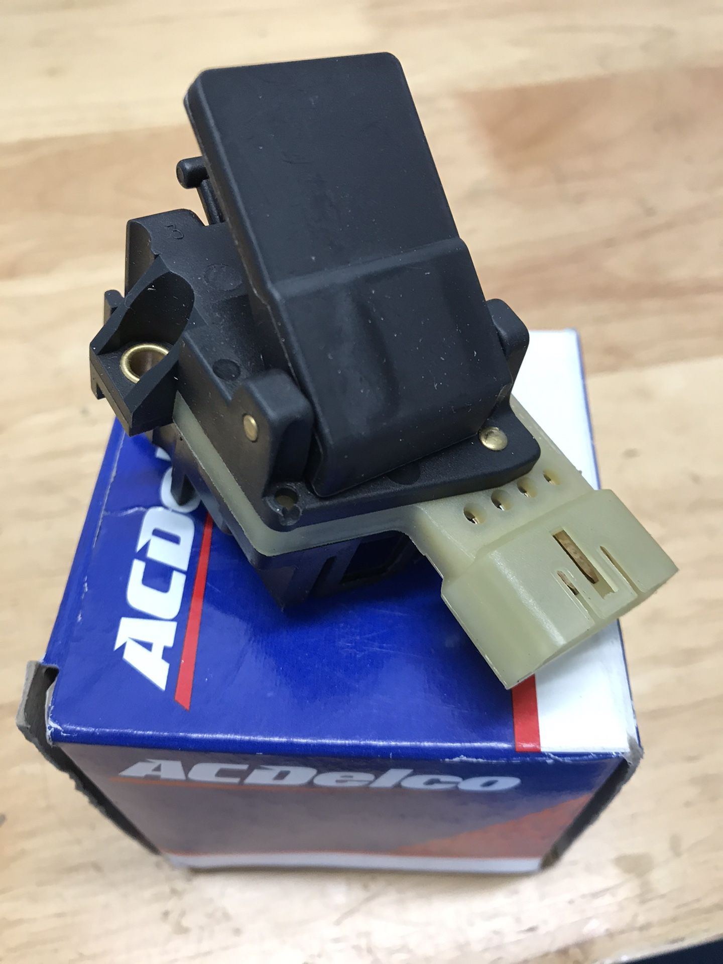 Cadillac trunk latch pull down switch new in box for Sale in Fort Myers, FL OfferUp