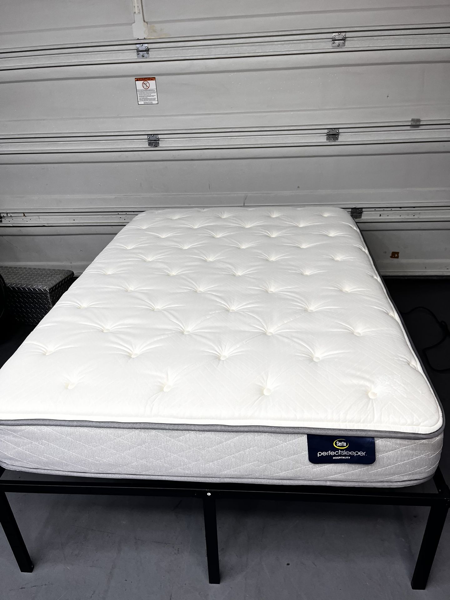 Serta full bed