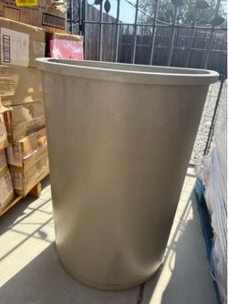 Big trash can 25 to 35 gallon roughly