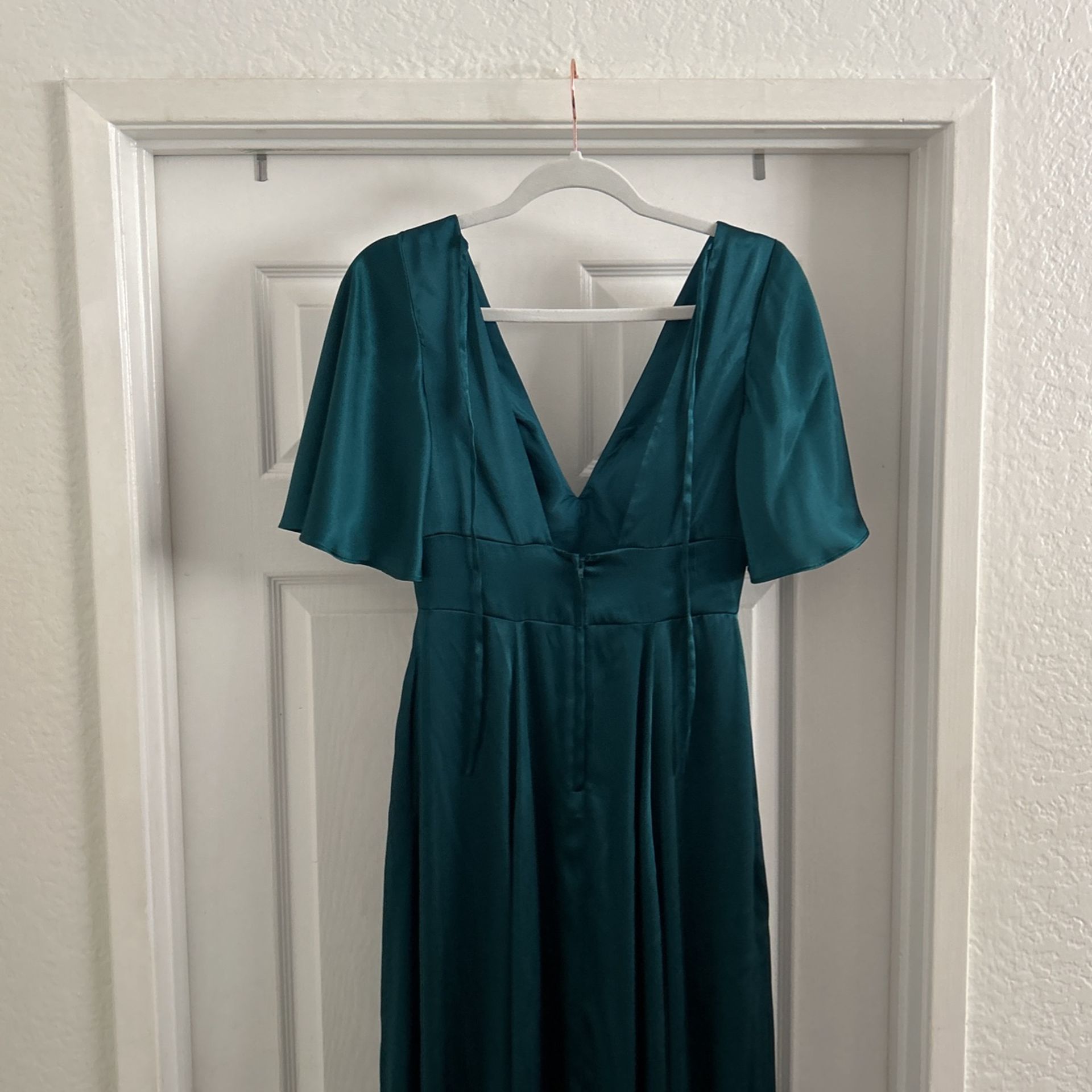 Galina Signature Bridesmaid Dress. is available for purchase on au PAY Market - Imported Goods Online Store Co.Ltd. | au PAY Market - Online Shopping Site Galina Signature Bridesmaid Dress. is available for purchase on au PAY Market - Imported Goods Online Store Co.Ltd. | au PAY Market - Online Shopping Site