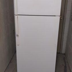 G.E Refridgerator For Sale With Delivery And Installation 