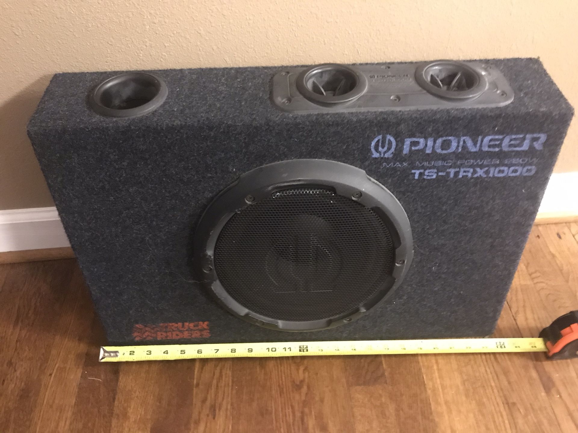 Pioneer Ts-trx1000 truck speaker box.