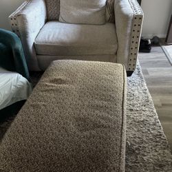 Free Ottoman, Rug, Loveseat