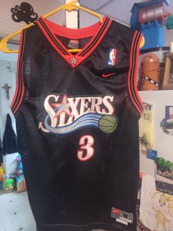 Nike Allen Iverson size medium 8-10 kids