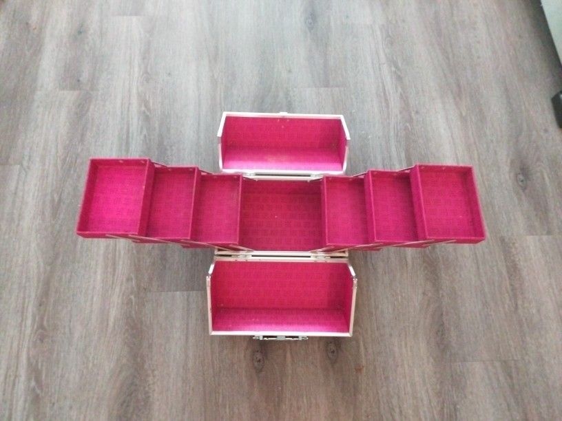 Fold Out Accessory Box