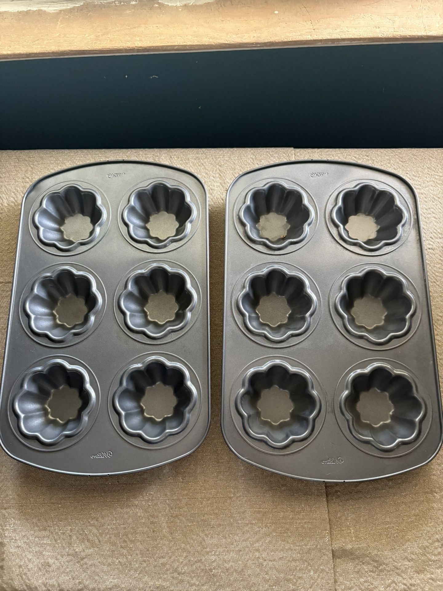 2 Six Cupcake Baking Tray