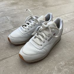 White Reeboks (M7/W9)