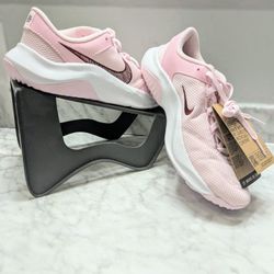 NEW Nike Women's Pink Athletic Shoes Size 8