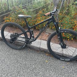 2021 Norco Fluid Full Suspension Mountain Bike 