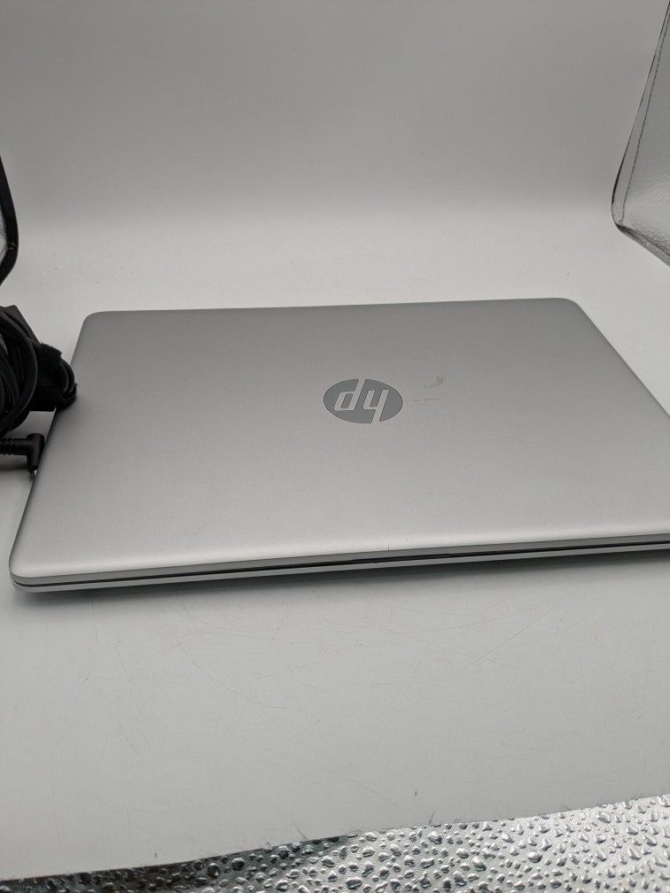 HP 15-DY0013DX Intel core i5-8265U 1.60GHZ 256GB SSD 12GB Ram