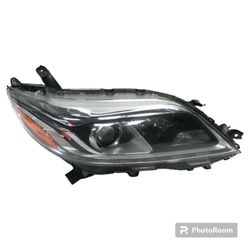 2015 2019 TOYOTA SIENNA RIGHT SIDE XENON HEADLIGHT LAMP OEM 