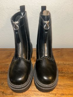 New Women’s Ankle Boots Size 6M