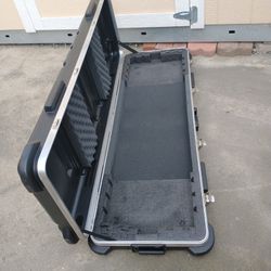 SKB 76-key Keyboard Flight Case With Wheels