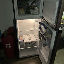 Vissani 2 Door Mini Refrigerator With Freezer