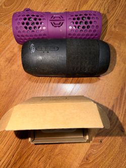 Bluetooth speaker & earbud lot