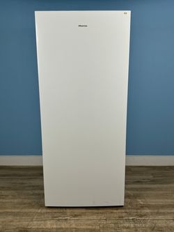 Hisense - 21.2 cu. ft. Garage Ready Frost Free Convertible Upright Freezer in White