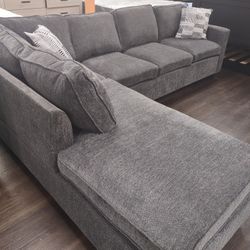 New Sectional Sofa With Reversible Chaise Position