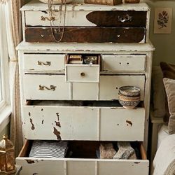 Vintage Solid Wood Dresser – Flipper / Restoration Project