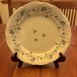 Johann Haviland Blue Garland Bavaria German Dinner Plate 10". Vintage.  8 dinner plates $12 each. Also available 11 bread and butter plates, 9 small b