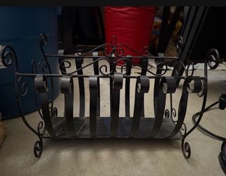 Magazine holder