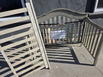 baby crib/toddler bed