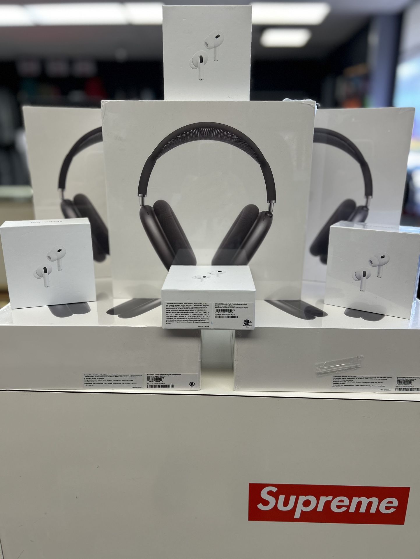 Apple AirPod Max & Pros
