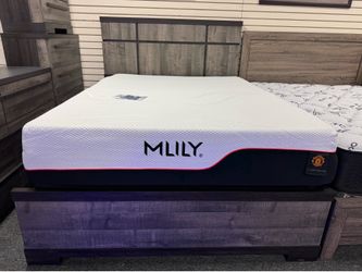 MLily Queen Mattress. 🚚WE DELIVER🚚
