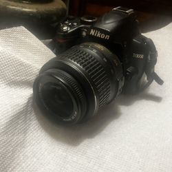 Nikon D3000 