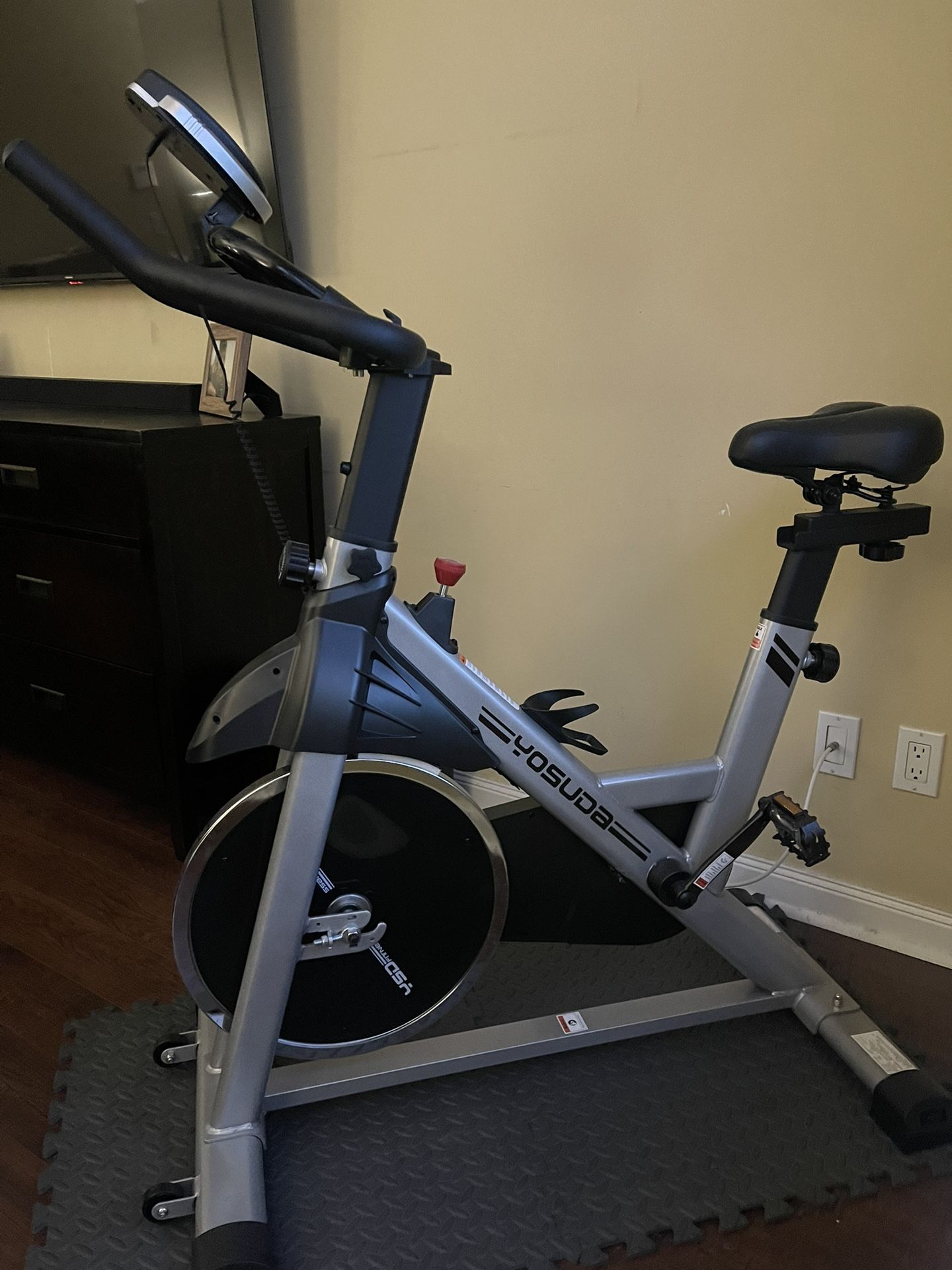 Yosuda YB001R Exercise Bike $300